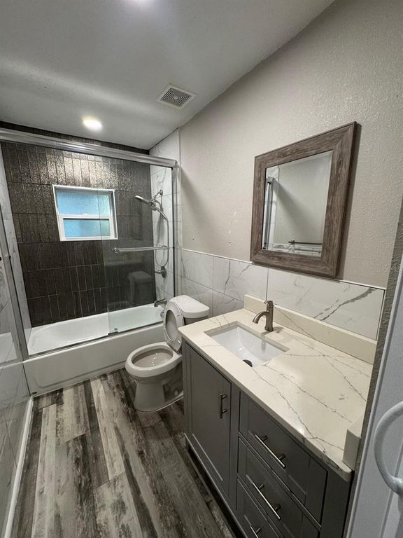 Image 22 of property listing at 8517 N HIGHLAND AVENUE, Tampa, FL 33604