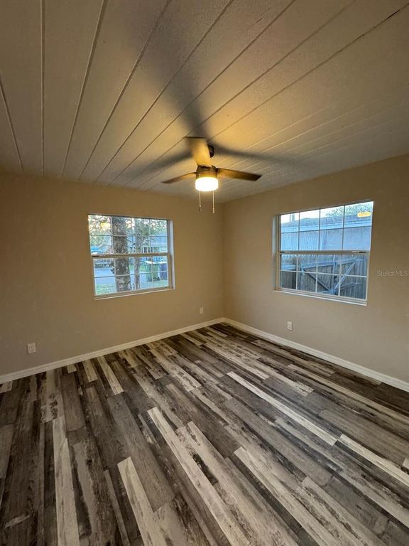 Image 23 of property listing at 8517 N HIGHLAND AVENUE, Tampa, FL 33604