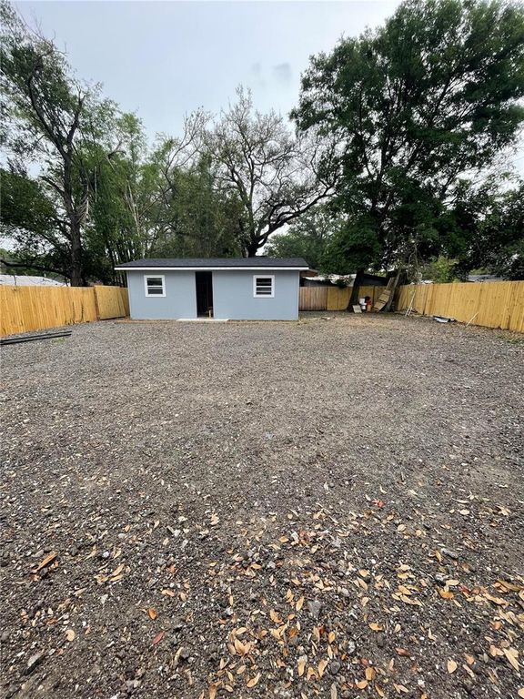 Image 4 of property listing at 8517 N HIGHLAND AVENUE, Tampa, FL 33604