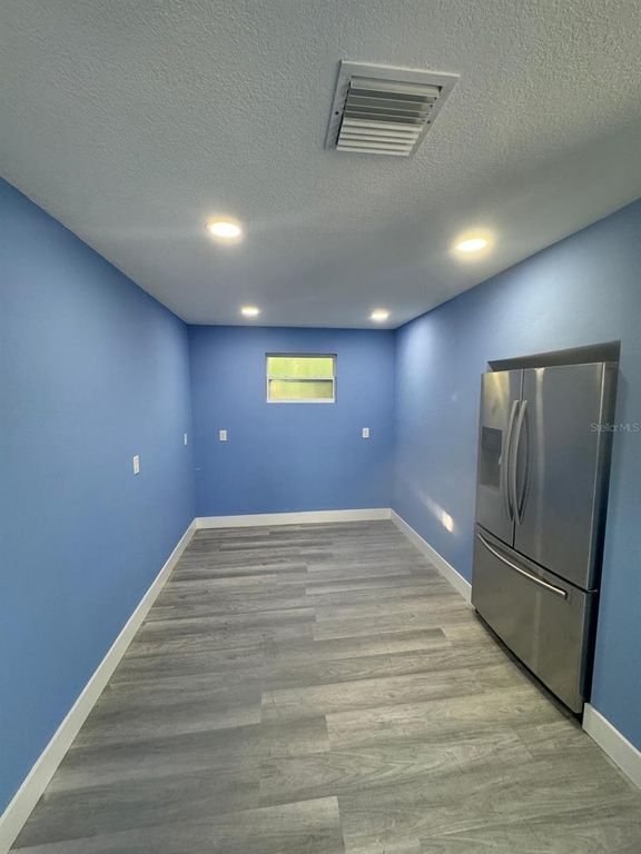 Image 8 of property listing at 8517 N HIGHLAND AVENUE, Tampa, FL 33604