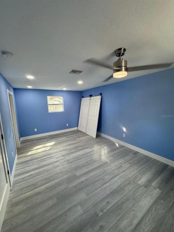 Image 9 of property listing at 8517 N HIGHLAND AVENUE, Tampa, FL 33604