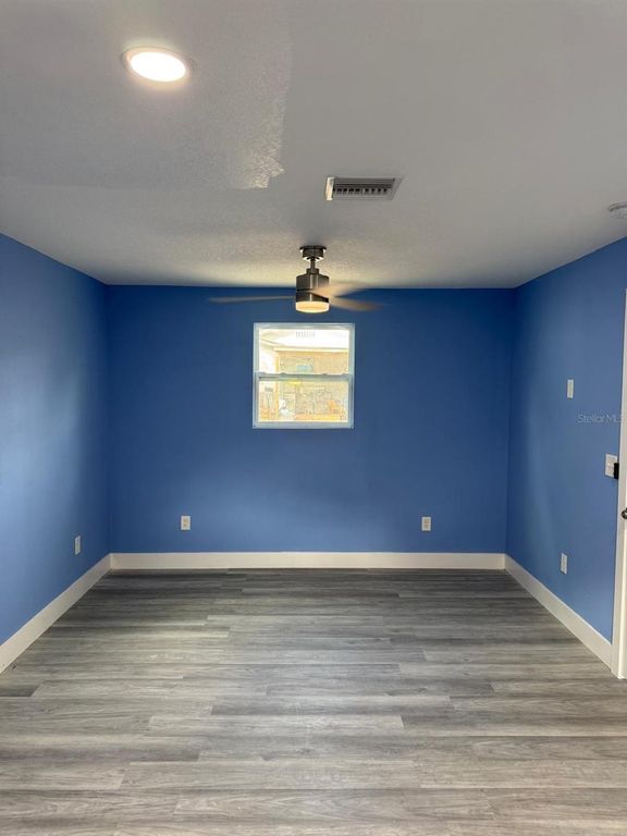 Image 10 of property listing at 8517 N HIGHLAND AVENUE, Tampa, FL 33604