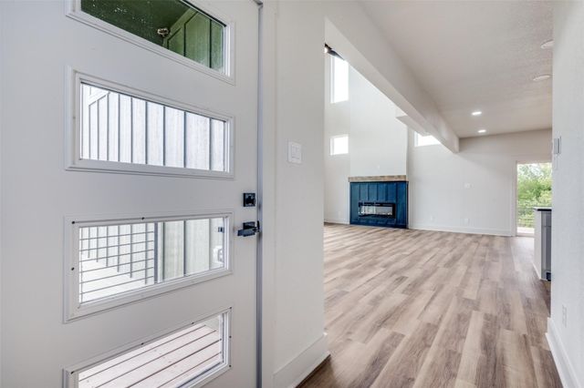 614 Twin Hills Road, Lake Bridgeport, TX 76426