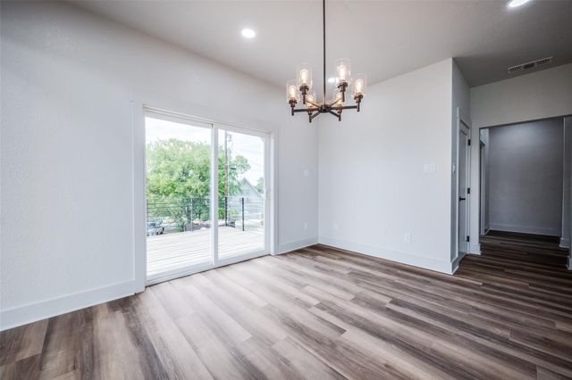 614 Twin Hills Road, Lake Bridgeport, TX 76426