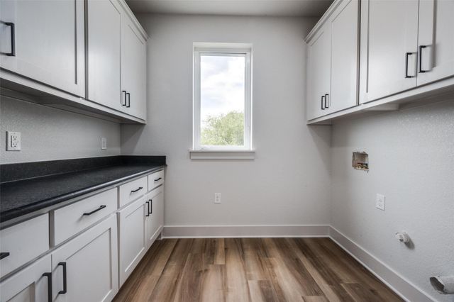 614 Twin Hills Road, Lake Bridgeport, TX 76426