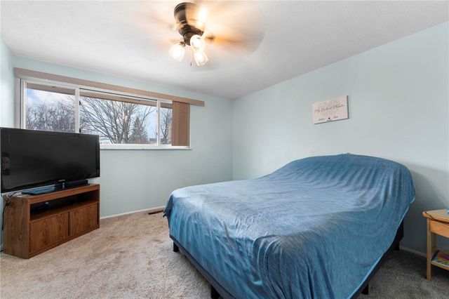 3106 Laurel Ridge Cir, Bridgeville, PA 15017