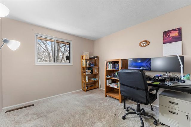 3106 Laurel Ridge Cir, Bridgeville, PA 15017