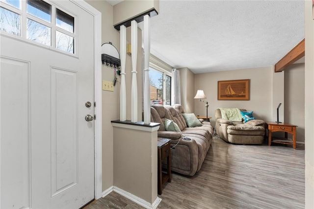 3106 Laurel Ridge Cir, Bridgeville, PA 15017