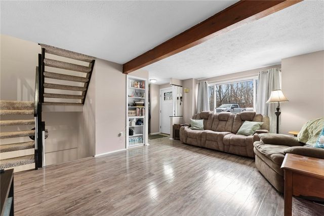 3106 Laurel Ridge Cir, Bridgeville, PA 15017