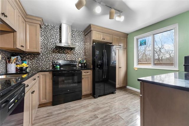 3106 Laurel Ridge Cir, Bridgeville, PA 15017