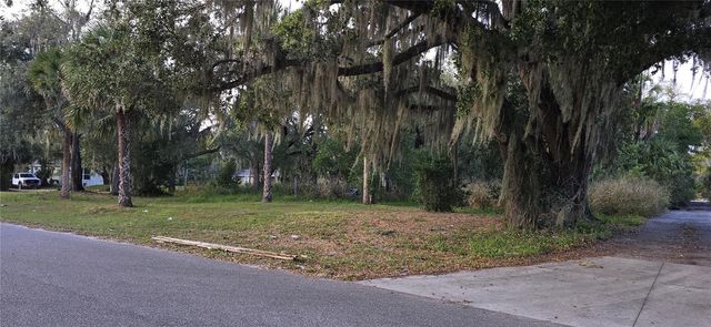 E 11TH STREET, Sanford, FL 32771