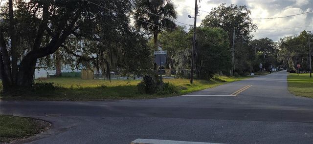 E 11TH STREET, Sanford, FL 32771