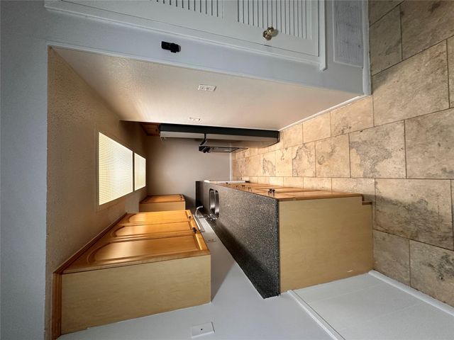 1725 Toomey RD 101, Austin, TX 78704