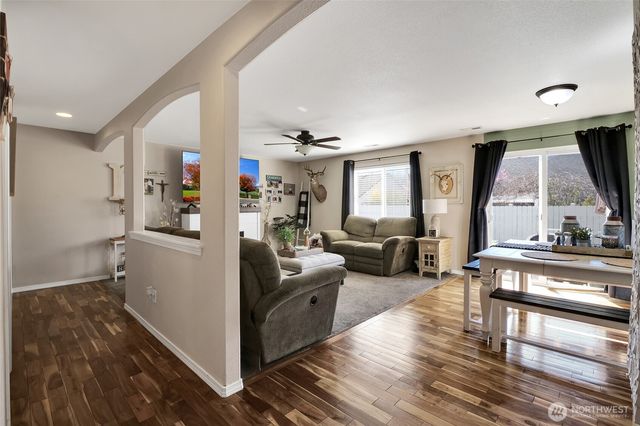 1407 E Crossroads Drive, Moses Lake, WA 98837