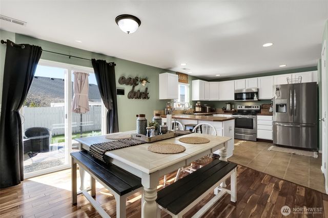 1407 E Crossroads Drive, Moses Lake, WA 98837