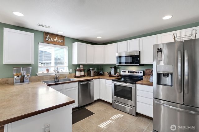 1407 E Crossroads Drive, Moses Lake, WA 98837