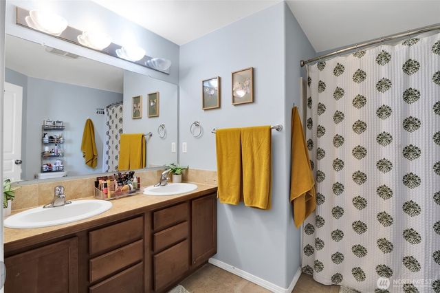 1407 E Crossroads Drive, Moses Lake, WA 98837