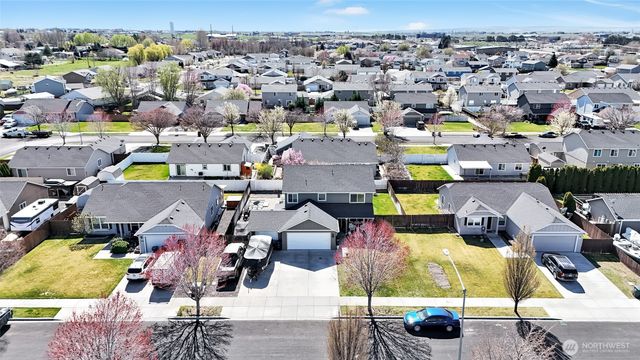 1407 E Crossroads Drive, Moses Lake, WA 98837
