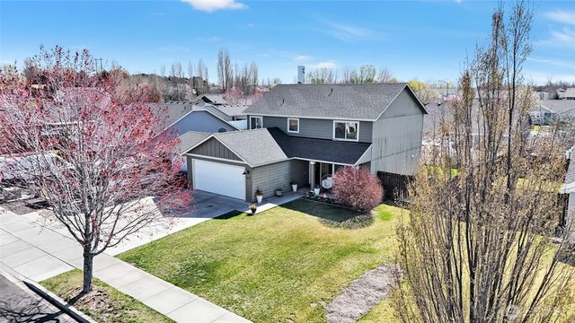 1407 E Crossroads Drive, Moses Lake, WA 98837