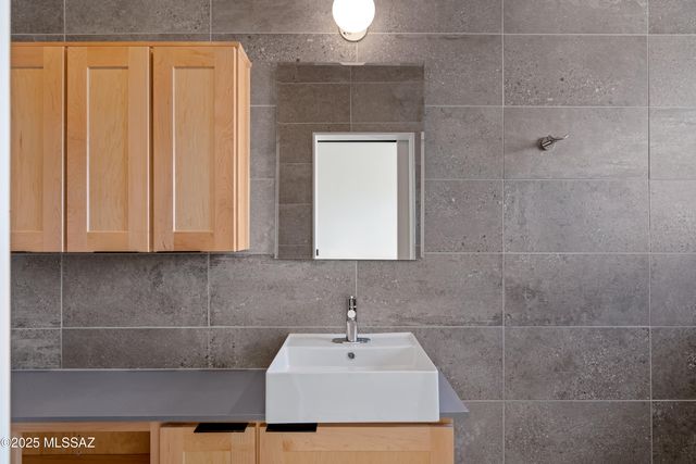 36 W 18th Street, Tucson, AZ 85701