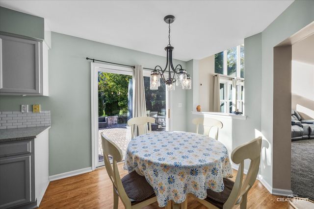 540 Waterford Drive, Oswego, IL 60543