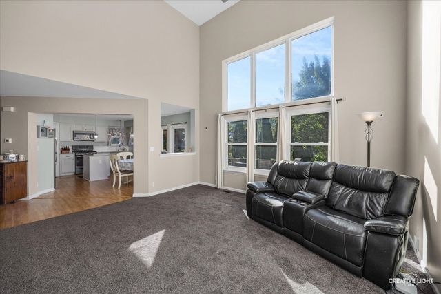 540 Waterford Drive, Oswego, IL 60543