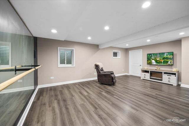 540 Waterford Drive, Oswego, IL 60543