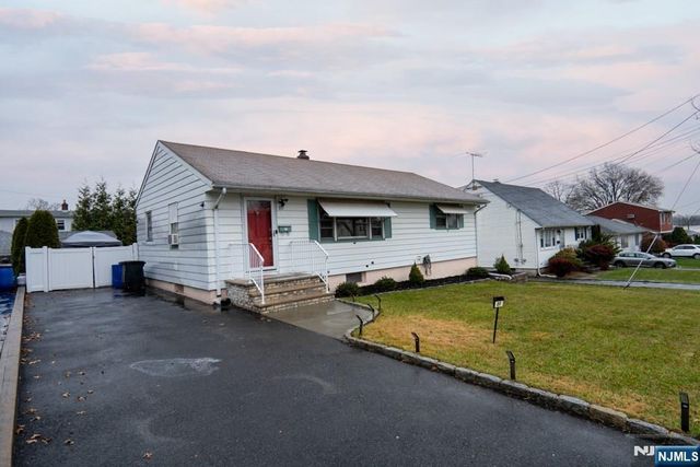 89 Susan Court, Clifton, NJ 07012