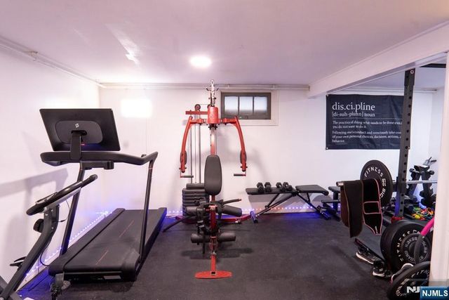 89 Susan Court, Clifton, NJ 07012