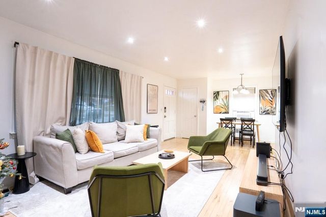 89 Susan Court, Clifton, NJ 07012