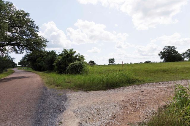 000 Hranicky RD, Schulenburg, TX 78956