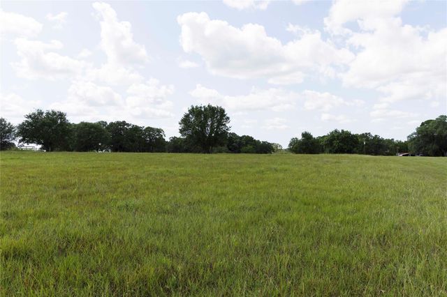 000 Hranicky RD, Schulenburg, TX 78956