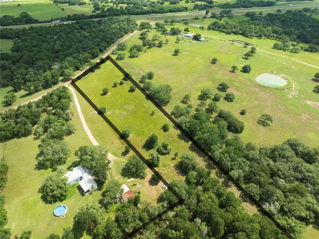 000 Hranicky RD, Schulenburg, TX 78956