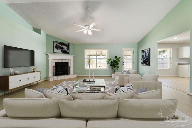 1006 Lake Aire Dr, Pensacola, FL 32506