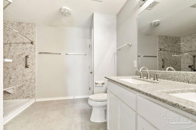 1006 Lake Aire Dr, Pensacola, FL 32506