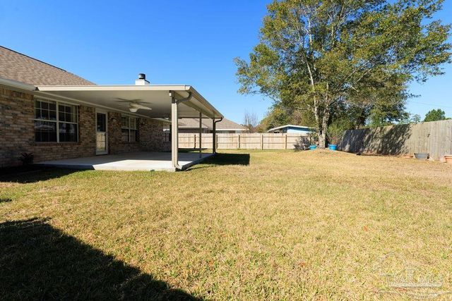 1006 Lake Aire Dr, Pensacola, FL 32506