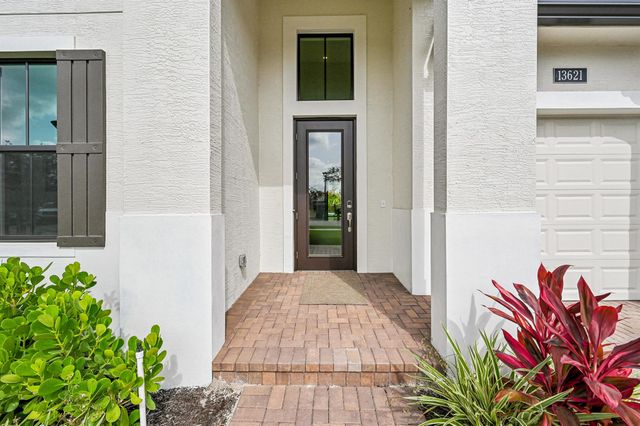13621 Le Christine Drive, Palm Beach Gardens, FL 33412