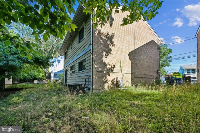2436 SKYLAND PL SE, Washington, DC 20020