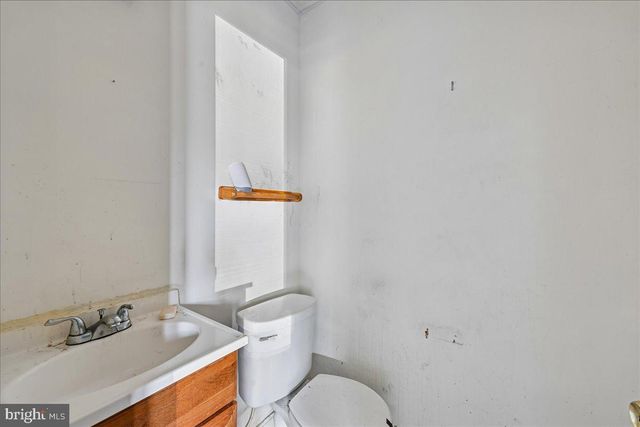2436 SKYLAND PL SE, Washington, DC 20020