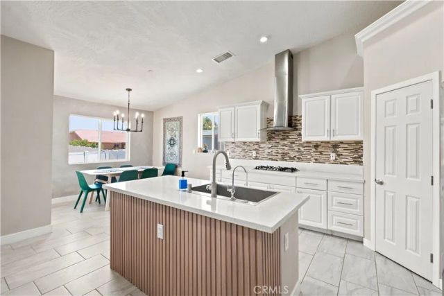 16346 Teton, Victorville, CA 92395