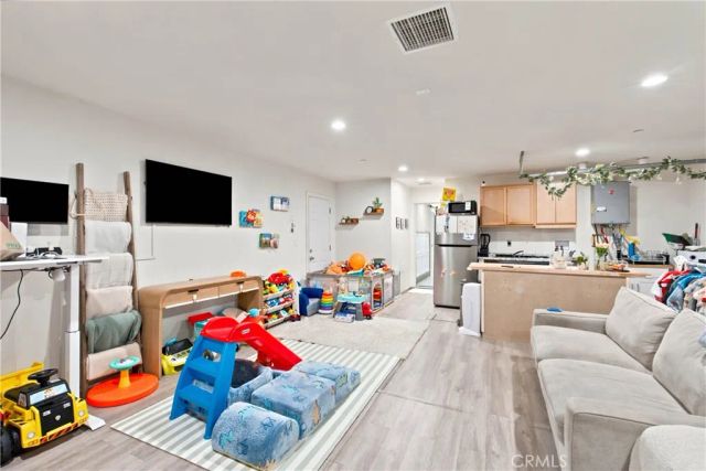16346 Teton, Victorville, CA 92395