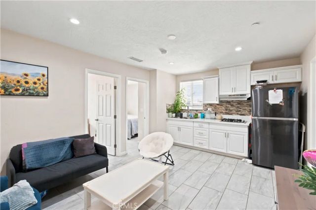 16346 Teton, Victorville, CA 92395