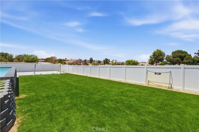 16346 Teton, Victorville, CA 92395