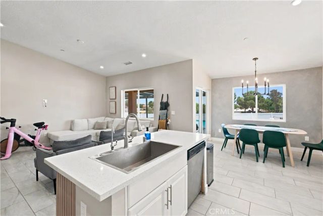 16346 Teton, Victorville, CA 92395