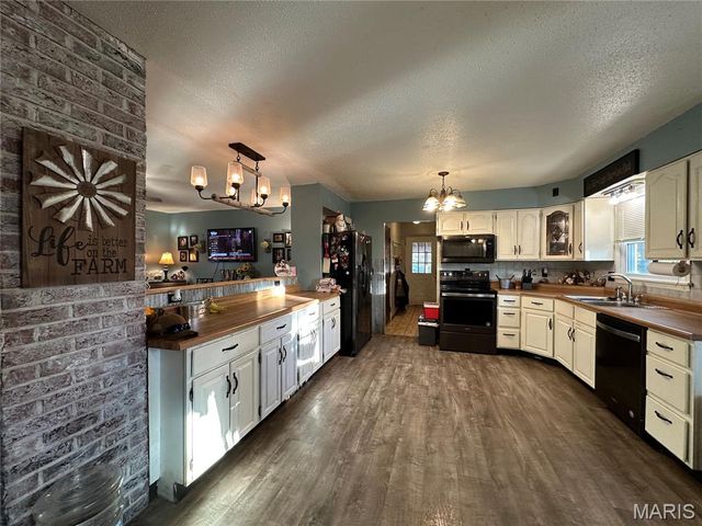 1867 Hecker Road, Owensville, MO 65066