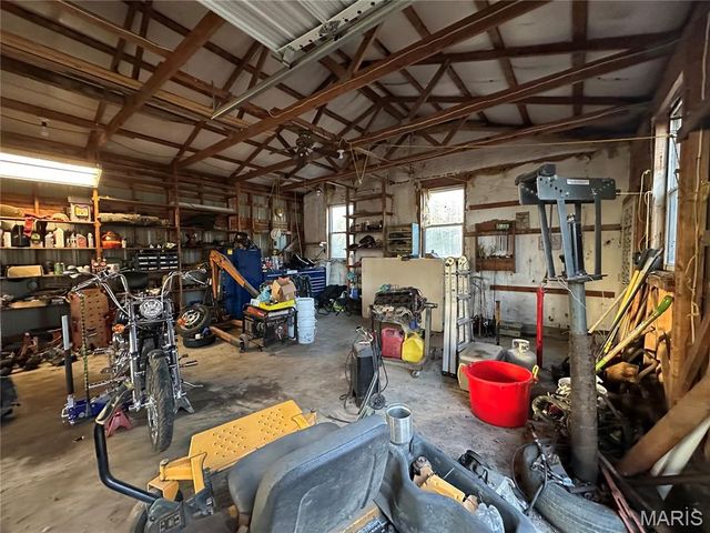 1867 Hecker Road, Owensville, MO 65066