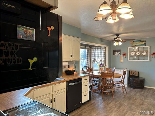 1867 Hecker Road, Owensville, MO 65066