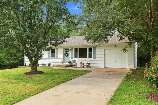 1001 Stafford Drive, Pleasant Hill, MO 64080