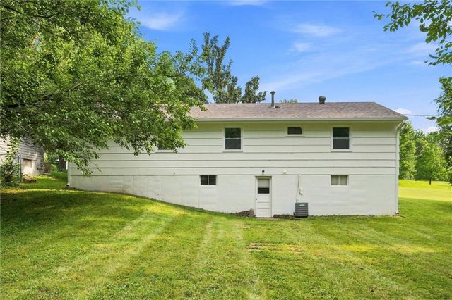 1001 Stafford Drive, Pleasant Hill, MO 64080