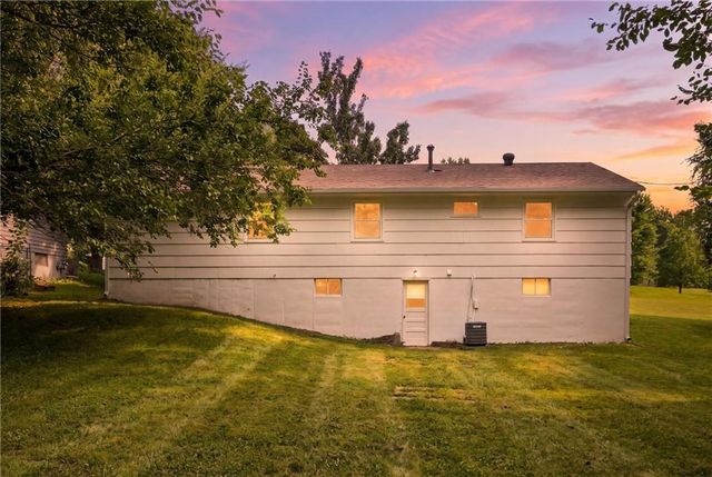 1001 Stafford Drive, Pleasant Hill, MO 64080
